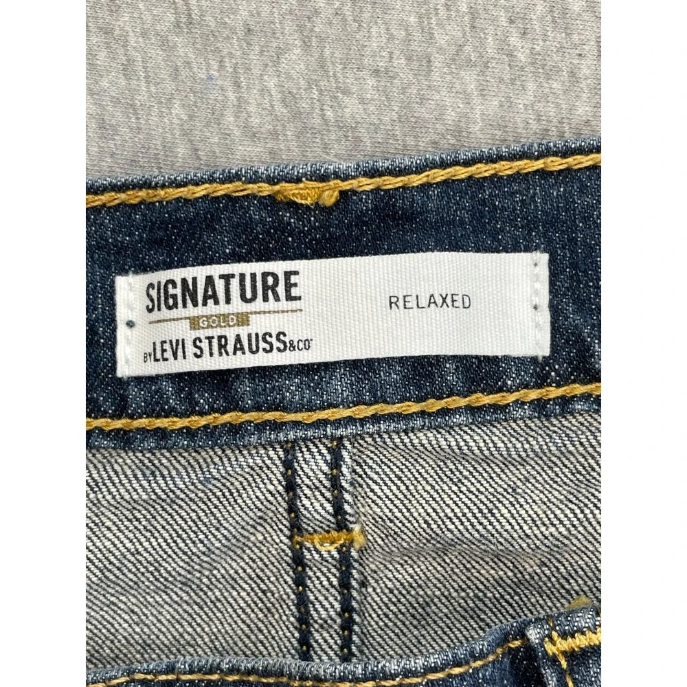 Levis Jeans Mens 38 x 30 Blue Cotton Blend Stretch Relaxed Straight Signature
